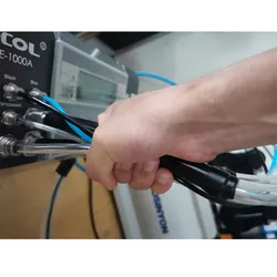 Máquina de Rebitagem Automática com Alimentação de Rebitadores Cegos Tipo Aberto