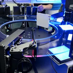 Vollautomatische visuelle CCD-Inspektionsmaschine mit Glas-Rundteller zur Sortierung kundenspezifischer Hardware