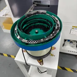 Vollautomatische visuelle CCD-Inspektionsmaschine mit Glas-Rundteller zur Sortierung kundenspezifischer Hardware