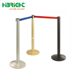 Postes de estancionamento de metal, barreiras de controle de multidão, postes de fila
