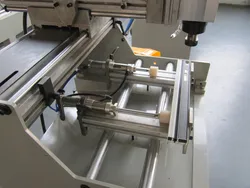 Einzelkopf-Schwerkopierfräsmaschine für die Aluminium- und UPVC-Fenster- und Türherstellung
