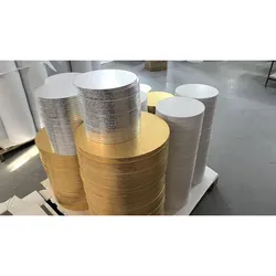 Linha automática de encadernação de bordas de papelão e máquina de embalagem de bases para bolos
