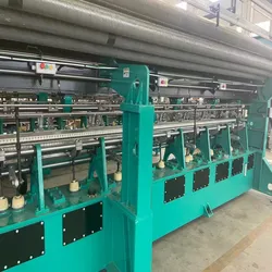 Kompakte Doppel-Nadel-Warpe-Strickmaschine mit innovativen Funktionen