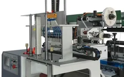Einfach zu bedienende Raloyal Non-Stop Turret Kleberlose Schneid- und Wickelmaschine