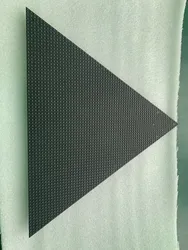 Vollfarbige maßgeschneiderte Sonderform 3 Seiten LED-Modul Innenbereich Dreiecks-LED-Modul