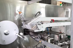 Automatische horizontale multifunctionele kartonneermachine voor het verpakken, kartonneren, verzegelen en sluiten van dozen