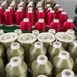 5000m Maßgeschneiderter Polyester-Stickfaden mit Federkern, mehrere Farbausführungen