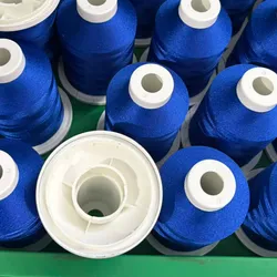 Mehrfarbiger 5000m Polyester-Stickfaden mit Federkern
