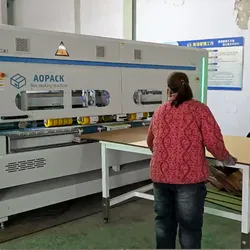 Macchina automatica per la produzione di scatole in cartone ondulato Aopack con sistema di gestione degli ordini