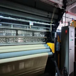 Kompakte Hochleistungs-Strickmaschine mit 6 Führungsleisten