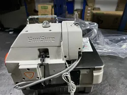 Direktantrieb Super Hochgeschwindigkeits Vierfaden Overlock-Nähmaschine