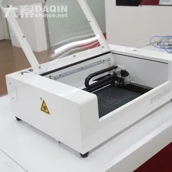 Bildschirmfolienbeschriftungsmaschine mit den neuesten Handymodellen