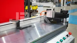 Hocheffiziente automatische Busbar-Bearbeitungsmaschine für Kupfer und Aluminium, automatische Positioniermaschine für das Stanzen