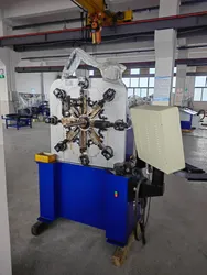 آلة صنع النوابض CNC الأوتوماتيكية آلة لف النوابض