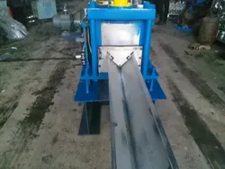 Doppelstegkaltdachplatten-Dachrinnenkappenfliesenherstellung Metallrinnenkappenherstellungsmaschine Stahlverzinkter Kanaloberkantenfliesen-Rollformmaschine