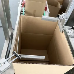 Máquina de Embalagem em Cartão para Fio de Costura