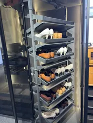 Mehrschichtiger drehbarer Metall-Schuhregal flexibler Stauraum starker rostfreier Kleiderschrank-Hardware Schuhregal