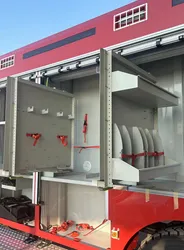 Maßgeschneiderter Feuerwehrfahrzeug-Lkw mit drehbarem Lageregal