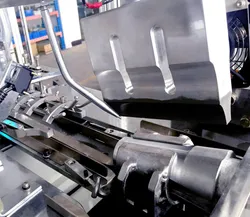 Automatische Einwegkaffeebecher-Herstellungsmaschine