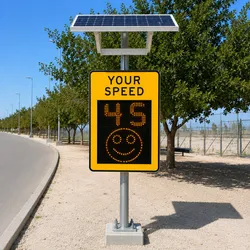Sistema de Sinalização de Tráfego com Feedback de Velocidade por Radar Solar em LED