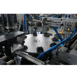 Máquina de Combinação de Componentes de Múltiplos Processos