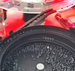 Hochentwickelte Rk1900-Sichtprüfmaschine zur Erkennung von Gummifehlern