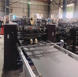Hochgeschwindigkeitsfensterpatchmaschine Kartonherstellungsmaschine Patchherstellung