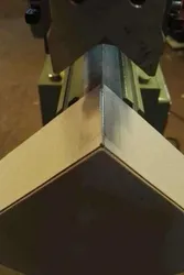 Máquina de Colagem de Canto de Caixa Rígida Máquina de Envelopamento de Caixa Semi-Automática