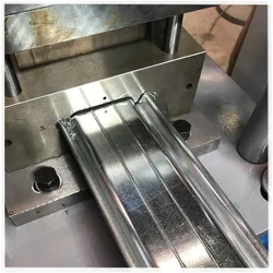 Rolltor-Blechformmaschine Rahmen Fensterherstellungsmaschine