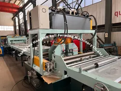 Vollautomatische größenverstellbare Kabeltrassen-Rollformmaschine mit Stanzfunktion