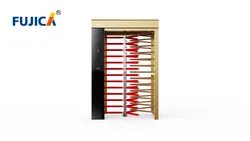 Porta a tutta altezza con sistema di protezione a ripristino manuale