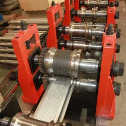 Berührungsbildschirmgesteuerte Metallrolltor-Kaltwalzmaschine mit schneller Spezifikationsanpassung