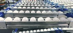 Rack di stoccaggio industriale con pista a rulli regolabile in altezza e tubo rivestito