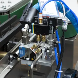 Doosverpakkingsmachine, machine voor het verpakken van kleine dozen, sealmachine, verpakkingsmachine