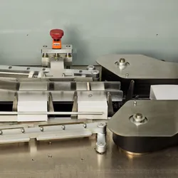 Máquina de Embalagem Avançada para Caixas: Uso Intermitente e Contínuo