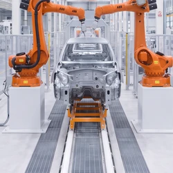 Linea di rivestimento per guardrail autostradali con sistema di trasporto ad alta capacità
