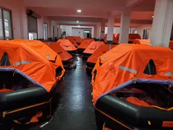 Davit đã ra mắt quy định Solas về bè phao tự cân bằng