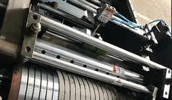 Hochgeschwindigkeits-Fensterpatchmaschine, Fensterpatch-Klebemaschine für farbige Fensterboxen
