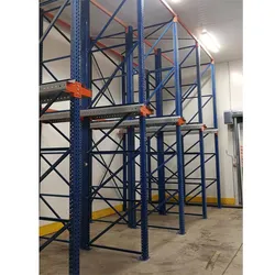 Sistema de Armazenagem Automatizado com Paleteiras de Rádio para Armazenagem em Prateleiras de Armazém