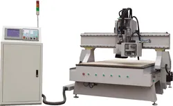 Holzverarbeitungs-CNC-Fräsmaschine