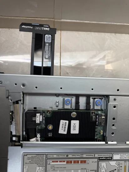Serveur Rack DELL EMC R350 R450 R550 R650 R660 R660xs R750 R750xs R760 R760xs R860 R960 Serveur Poweredge DELL pictures & photos