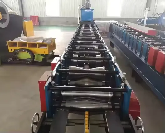Máquina de formación de rollos de capuchón de tejas de borde completamente automática Máquina de formación de rollos de capuchón de techo pictures & photos