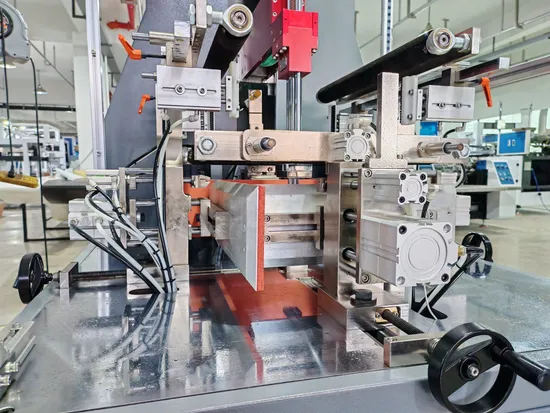 Jx-540 Kartonagenformmaschine Steifboxenherstellungsmaschine pictures & photos