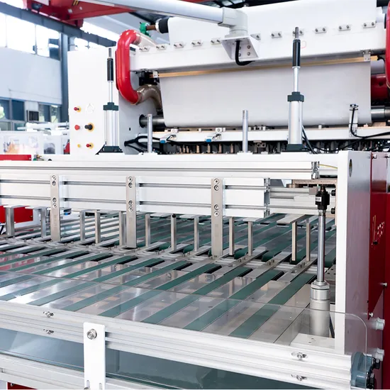 High-Precision Automatic Tissue Folding Machine with Easy Control System pictures & photos