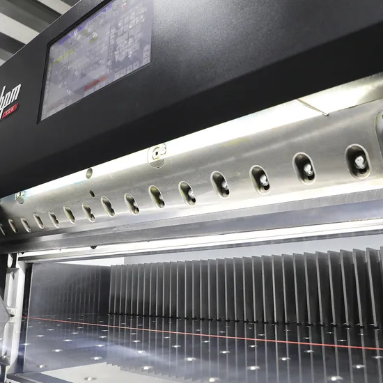Kolay Kullanımlı Otomatik Kağıt Kesme Makinesi Akıllı Program Kontrolü Kağıt Kesme Guillotine Makinesi pictures & photos