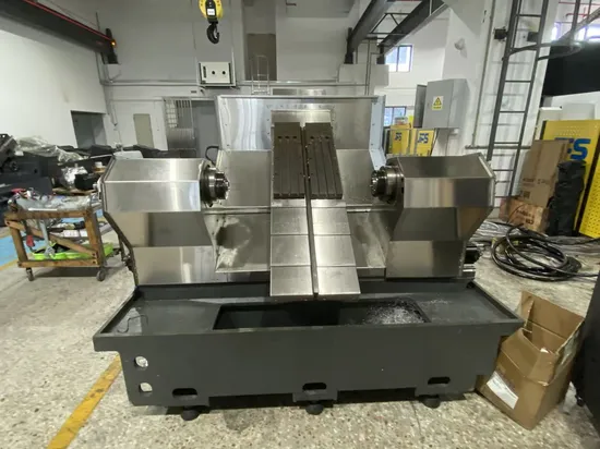 Doppelspindel-Syntec-Steuerung Drehfräsmaschine unterstützt komplexe G-Code-Programme für maßgeschneiderte Autoteile pictures & photos