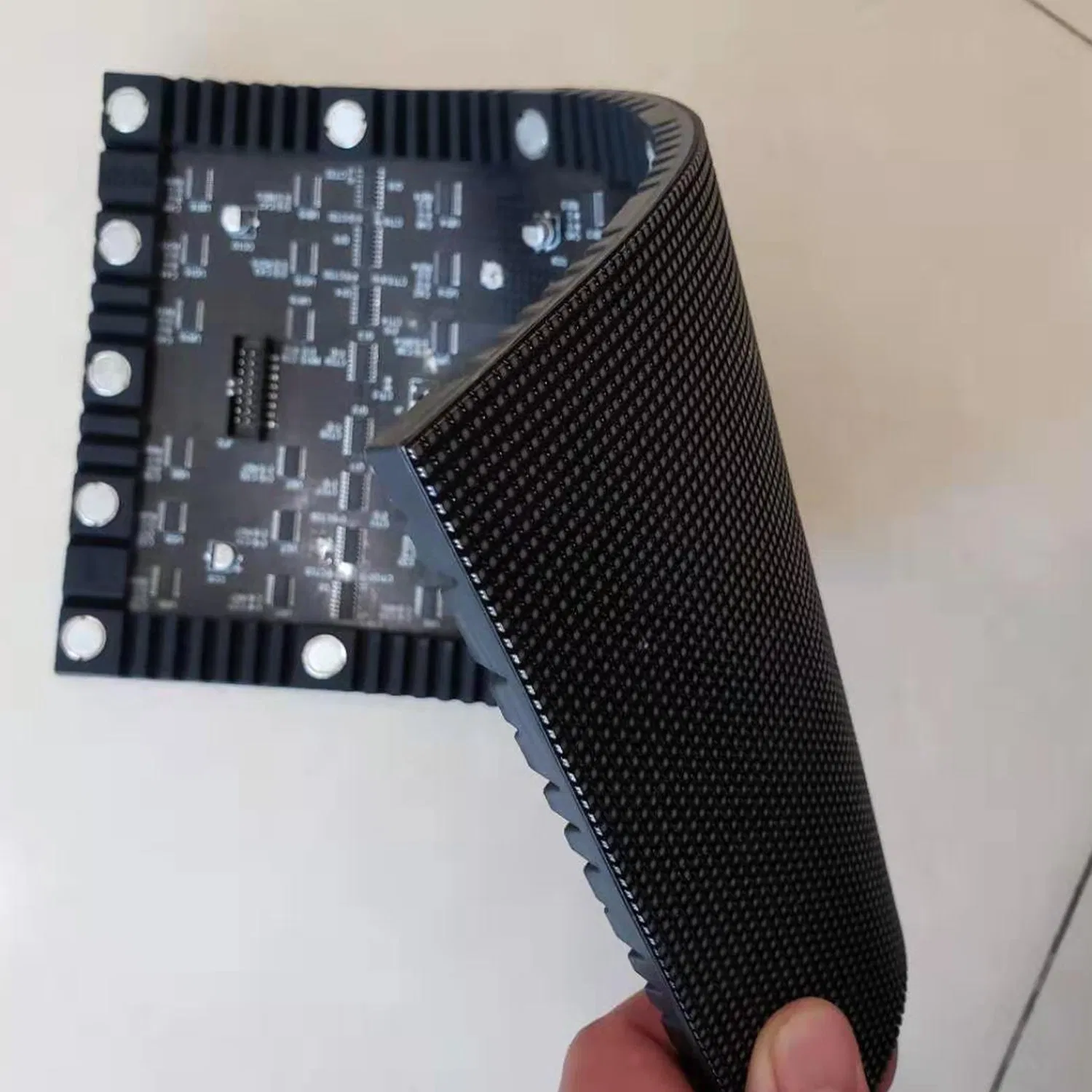 Tela LED de Pôster Suporta Sistema de Controle Síncrono e Assíncrono Controle por iPad, Telefone, Computador PC, Notebook Exibição de Pôster LED pictures & photos