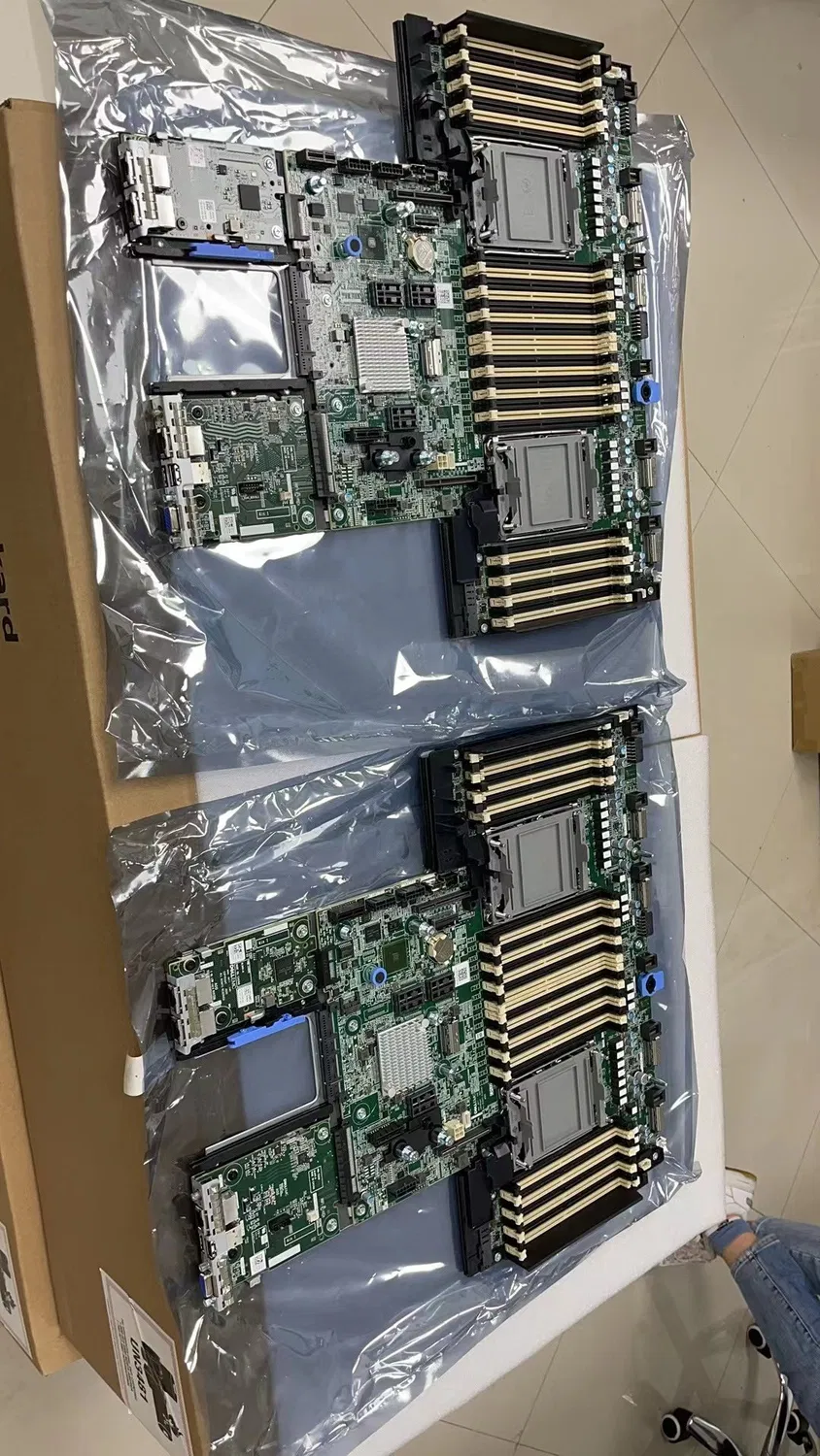 Prezzo Caldo EMC R760 R750 R740 R740xd R740xd2 R750xs R750xa 2u R760xa R760xd2 R840 R940 Computer Ristrutturato Usato Server Rack Poweredge pictures & photos