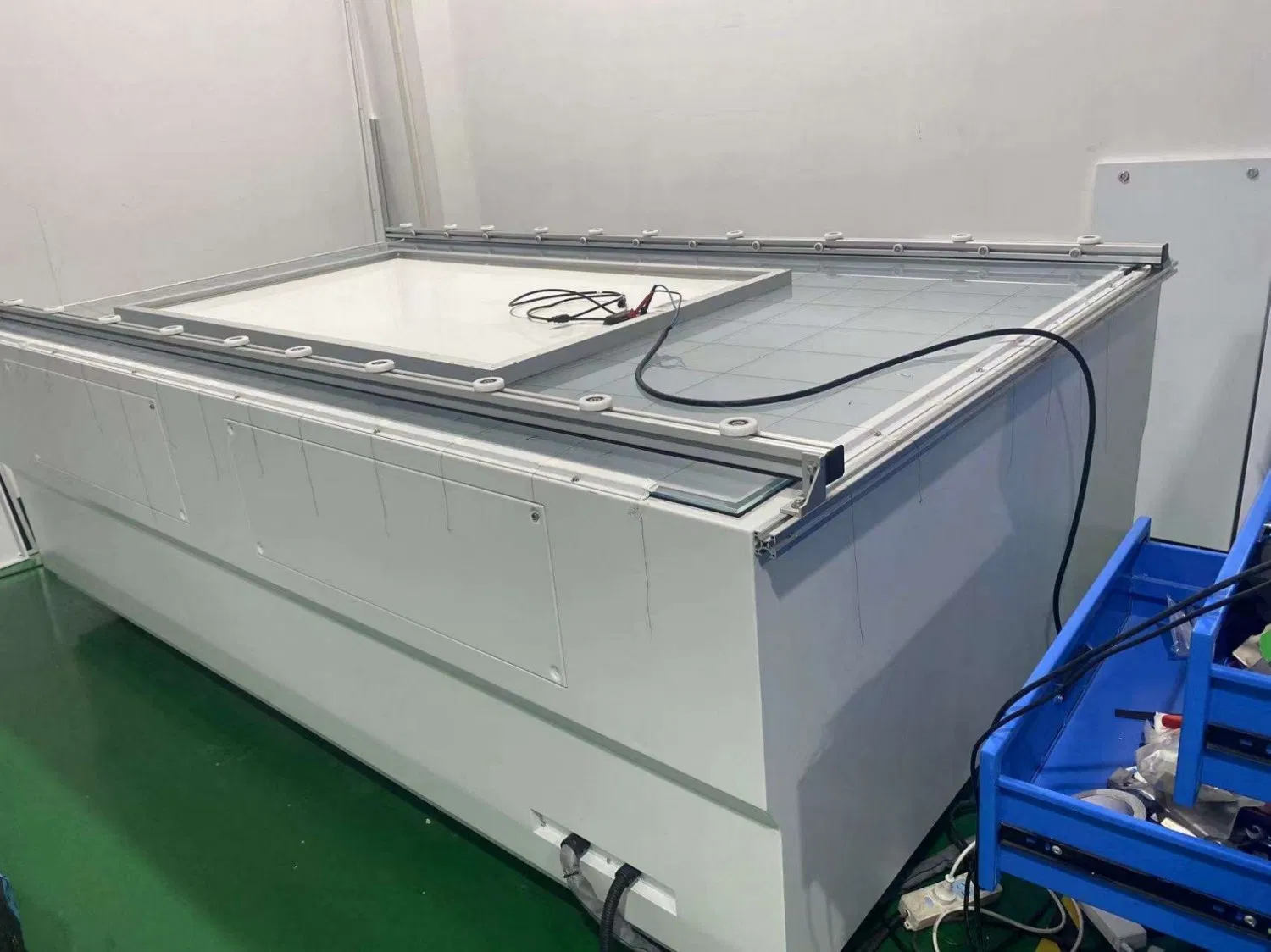 Tester innovativo per l'ispezione della qualità dell'intensità luminosa dei moduli fotovoltaici pictures & photos