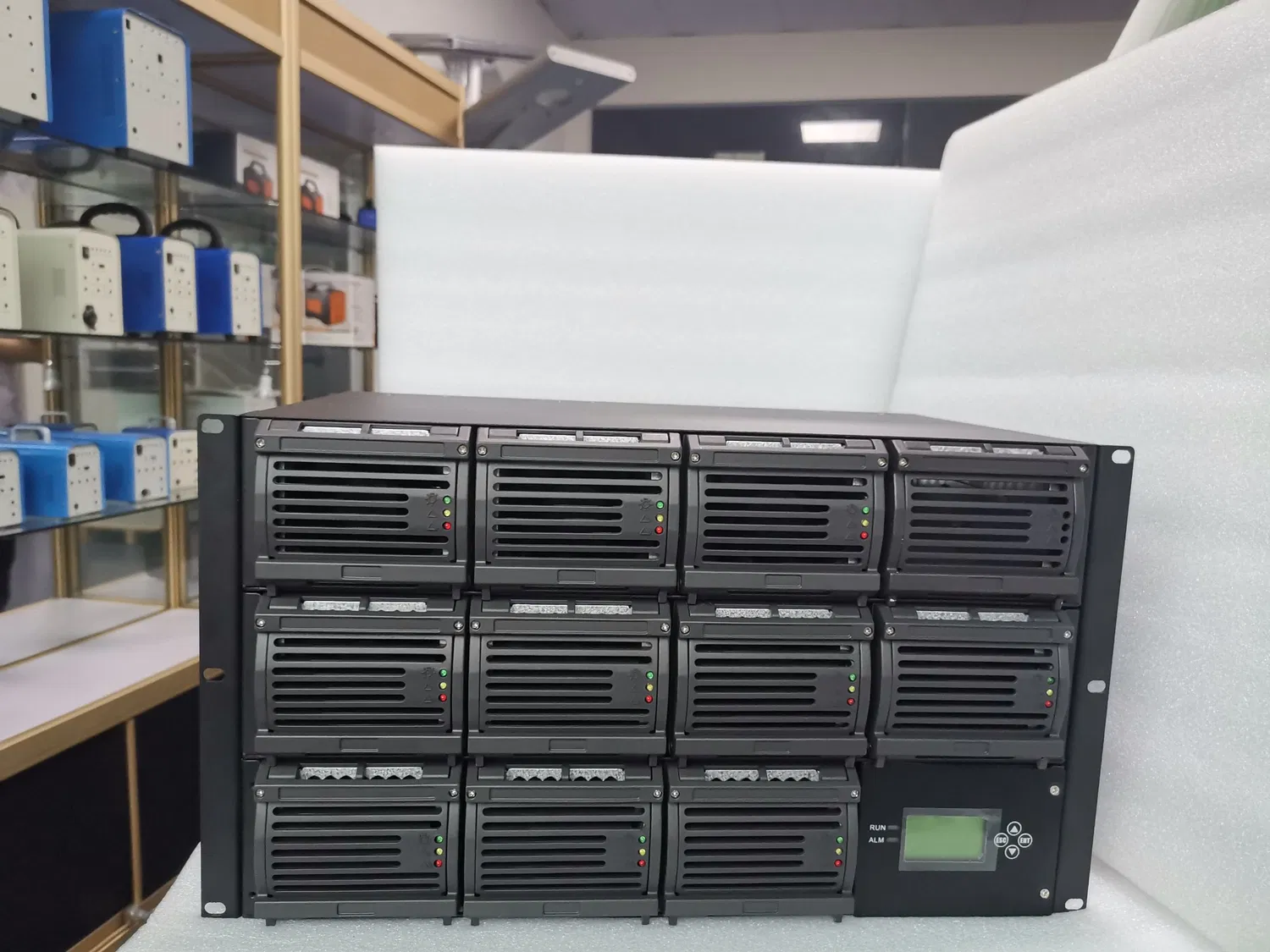 Alta Efficienza 19 Pollici Rack Rettificatore 48V 400A Sistema di Rettificatore Rackmount pictures & photos